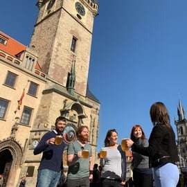 Praag: Rondleiding door historische kroegen met drankjes