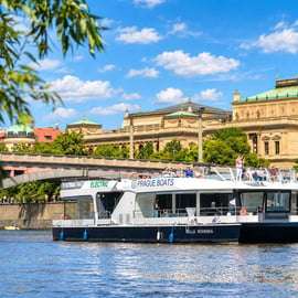 Rondvaart Praag op een elektrische catamaran