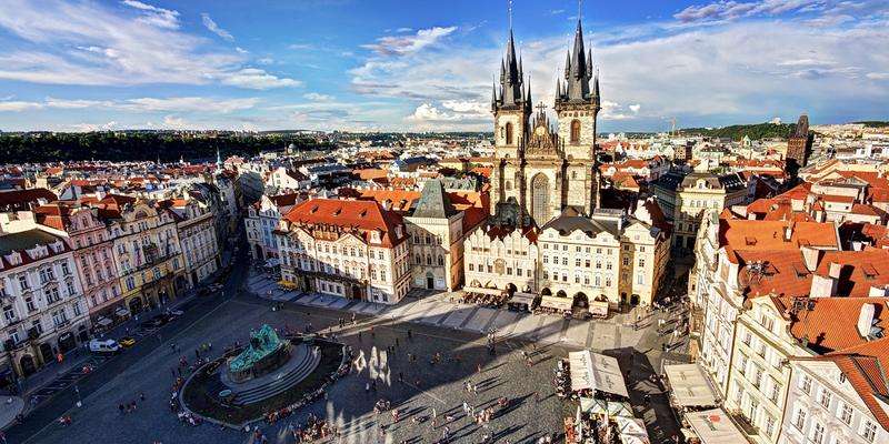 Old Town Square (Staromestske Namesti)