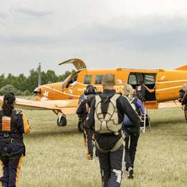 Tandem parachutespringen in Praag