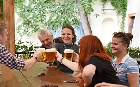 Praag: 3-uur durende biertour en traditioneel Tsjechisch diner
