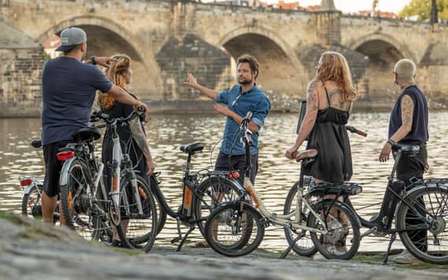 Praag 3 uur sightseeingtour per elektrische fiets