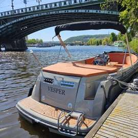 Privéboot Praag met kapitein-gids en mousserende wijn