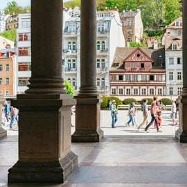 Praag: Dagtrip naar Karlovy Vary met uitkijktoren en kabelbaan