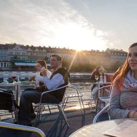 Rondvaart over de Moldau in Praag met bovendek en audiogids