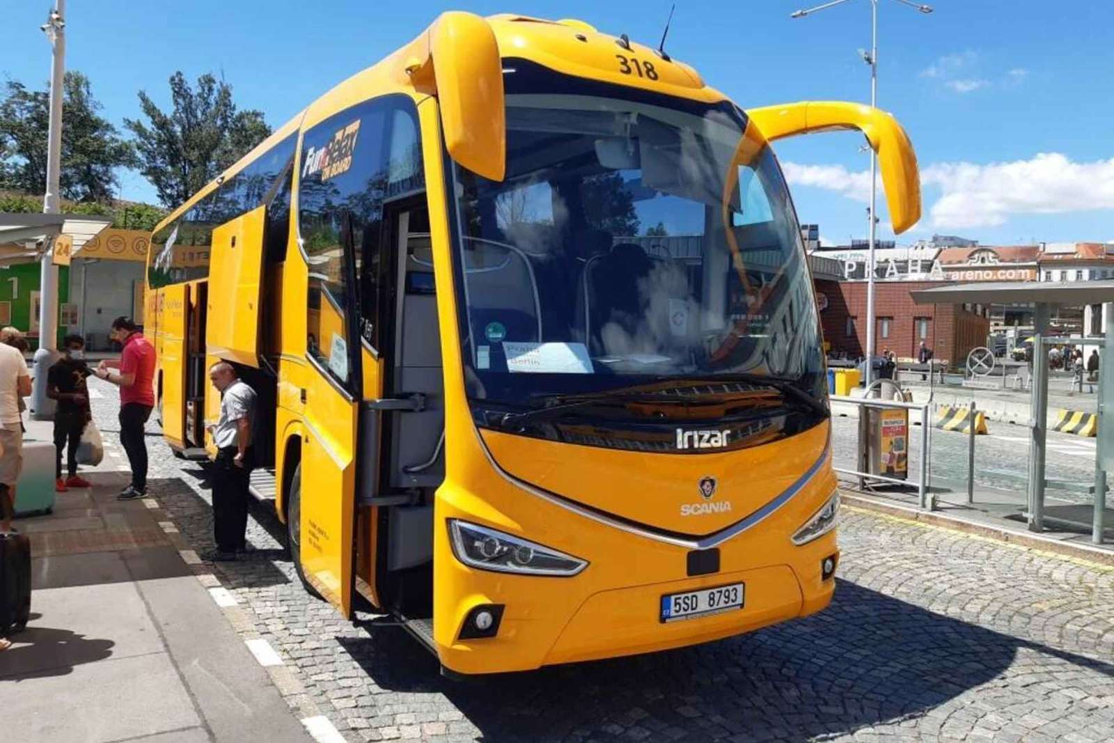 Praag: Gemakkelijk met de bus van/naar Karlovy Vary